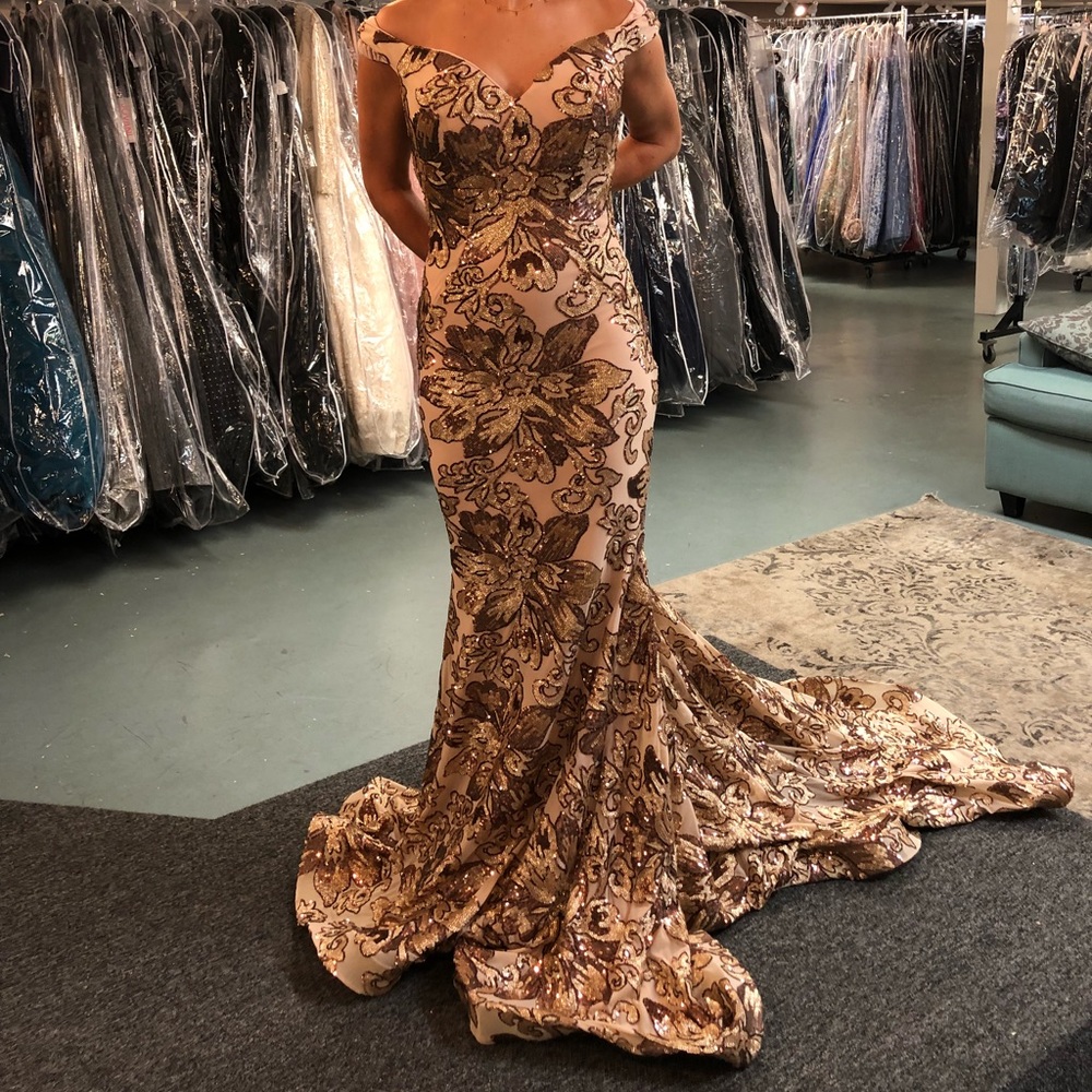 Bran new Jovani gown size 2